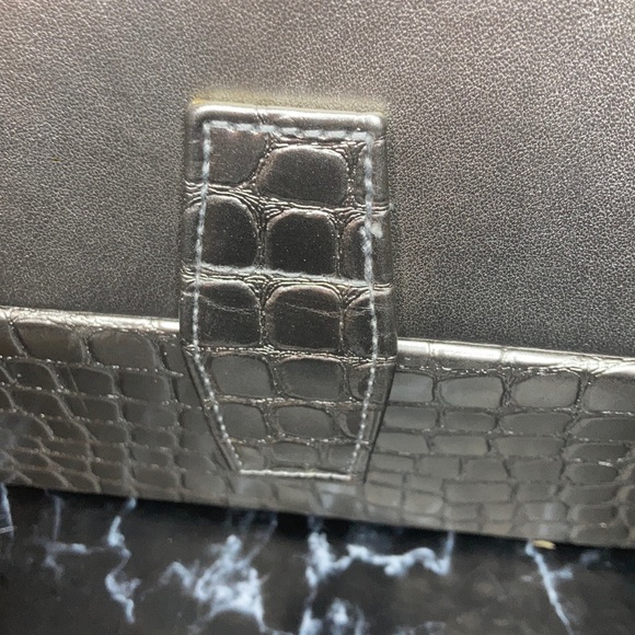 Elizabeth Arden luxury purse - Picture 3 of 6